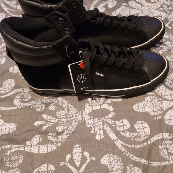 Mens High Top Sneaker - Picture 2 of 3